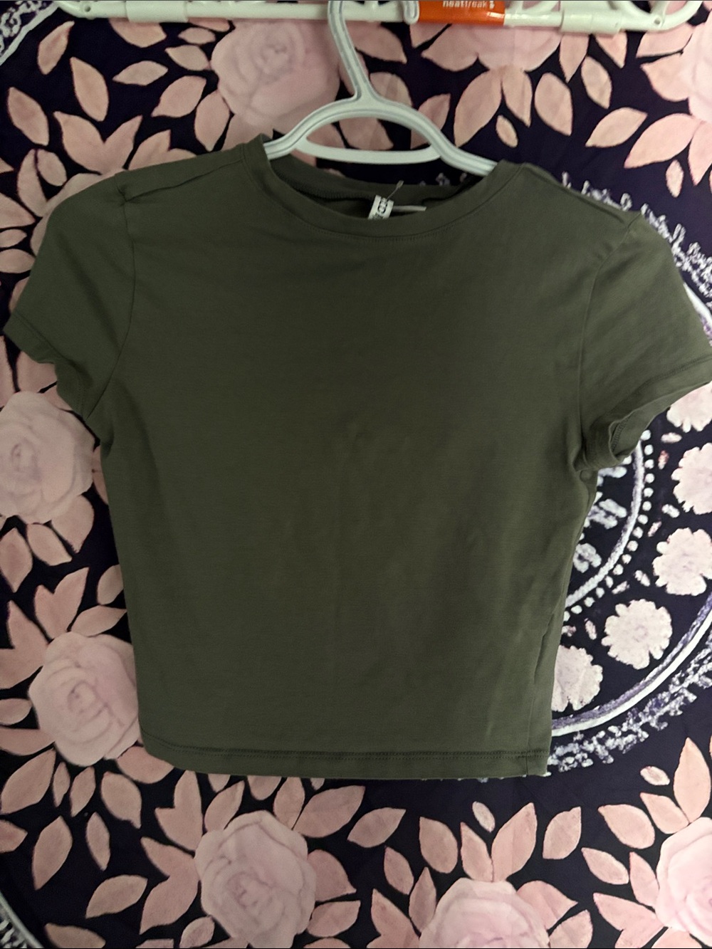 H&M Olive Green Short Sleeve Crewneck Crop Top
